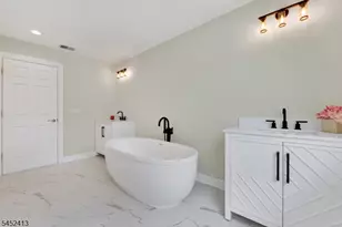 49 Hall Dr, Clark Township, NJ 07066 - Photo 32