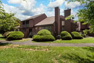 27 Bloomingdale Dr, Hillsborough Township, NJ 08844 - Photo 2