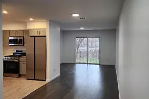 222 Lt G Zamorski Dr, Elizabeth, NJ 07206 - Photo 4