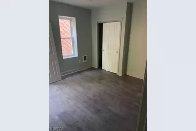 24 Sanford St, Trenton, NJ 08618 - Photo 2