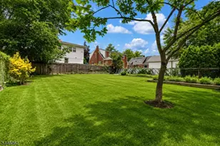 521 E Blancke St, Linden, NJ 07036 - Photo 1