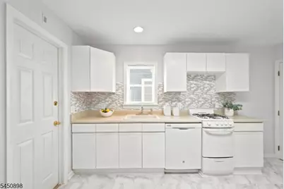 888 Lake St, Newark, NJ 07104 - Photo 6