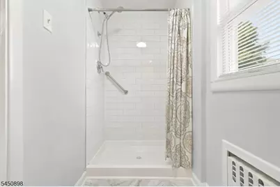 888 Lake St, Newark, NJ 07104 - Photo 12