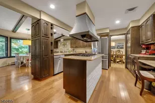 24 Tremont Terrace, Livingston, NJ 07039 - Photo 8
