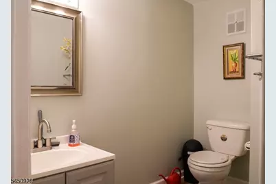 150 Farragut Ave, Middlesex, NJ 08846 - Photo 16
