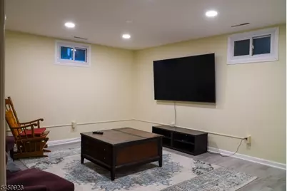 150 Farragut Ave, Middlesex, NJ 08846 - Photo 12