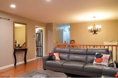 150 Farragut Ave, Middlesex, NJ 08846 - Photo 4