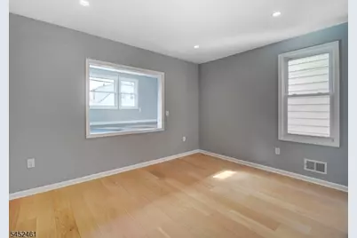 156 Crystal St, North Arlington, NJ 07031 - Photo 2