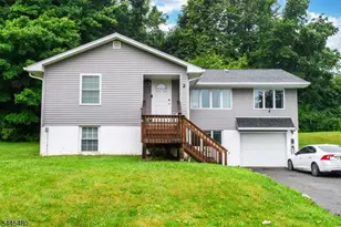 2 Glen Rd, Vernon, NJ 07422 - Photo 2