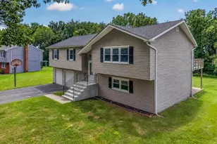 30 Wordsworth Ln, Lopatcong Township, NJ 08865 - Photo 2