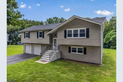 30 Wordsworth Ln, Lopatcong Township, NJ 08865 - Photo 1