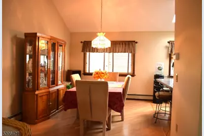 27 3rd Ave, Roseland, NJ 07068 - Photo 2
