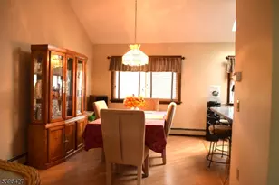 27 3rd Ave, Roseland, NJ 07068 - Photo 2