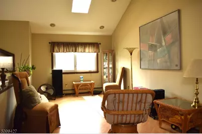 27 3rd Ave, Roseland, NJ 07068 - Photo 4