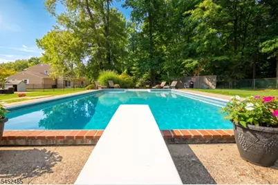 8 Cedar Ln, Roseland, NJ 07068 - Photo 6