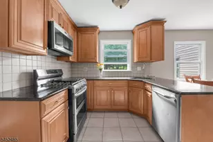 8 Cedar Ln, Roseland, NJ 07068 - Photo 16