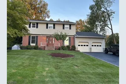 8 Cedar Ln, Roseland, NJ 07068 - Photo 2