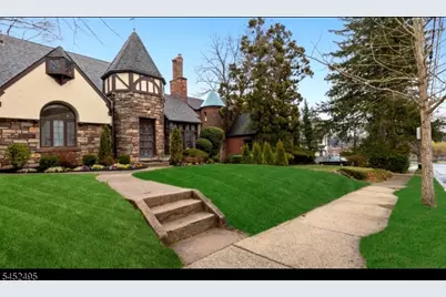 33 Johnson Ave, Teaneck Township, NJ 07666 - Photo 2