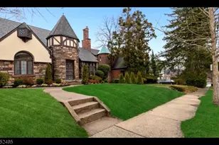 33 Johnson Ave, Teaneck Township, NJ 07666 - Photo 2