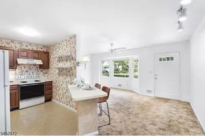 79 Carriage Ln, Sparta Township, NJ 07871 - Photo 6