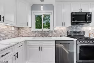 21 John Pl, Cedar Grove, NJ 07009 - Photo 4