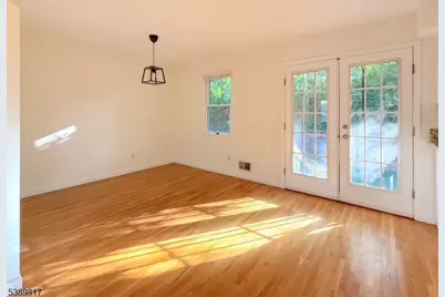 8 Magnolia Ct #8B, Madison, NJ 07940 - Photo 4