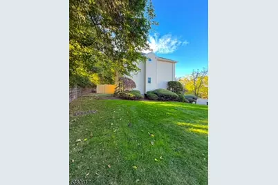 8 Magnolia Ct #8B, Madison, NJ 07940 - Photo 16