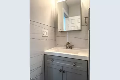 126 Wade St, Jersey City, NJ 07305 - Photo 20