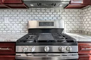 126 Wade St, Jersey City, NJ 07305 - Photo 14