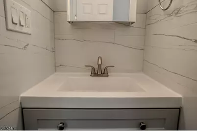 126 Wade St, Jersey City, NJ 07305 - Photo 20
