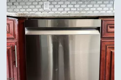 126 Wade St, Jersey City, NJ 07305 - Photo 16