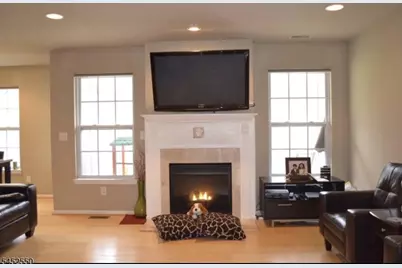 124 Wallace Ct #701, Green Brook Township, NJ 08812 - Photo 6