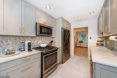 867 Alexandria Court, Ramsey, NJ 07446 - Photo 4
