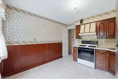 111 Primrose Dr, New Providence, NJ 07974 - Photo 12
