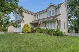 13 Grant Way, Lopatcong Township, NJ 08865 - Photo 2