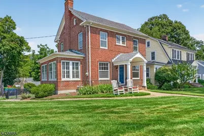 31 Frederick St, Morristown, NJ 07960 - Photo 2