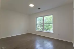 586 15th Ave, Newark, NJ 07103 - Photo 18
