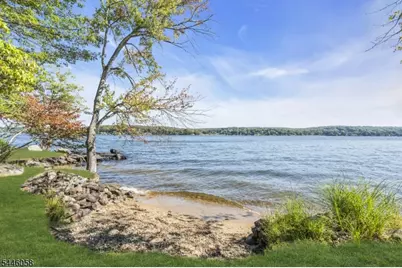 22 Ithanell Rd, Hopatcong, NJ 07843 - Photo 2
