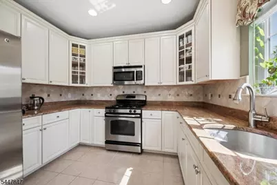 8 Hopkinson Ln, Franklin Township, NJ 08873 - Photo 6