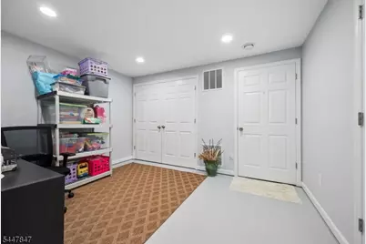 8 Hopkinson Ln, Franklin Township, NJ 08873 - Photo 32