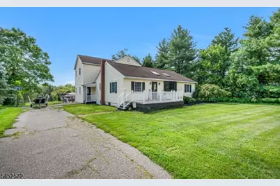5 Millbrook Rd, Raritan Township, NJ 08822 - Photo 2