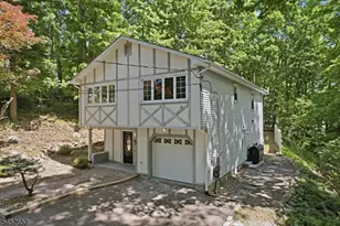 3 Conklin Ave, Hopatcong, NJ 07874 - Photo 2