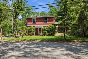 71 Center St, West Milford, NJ 07480 - Photo 2