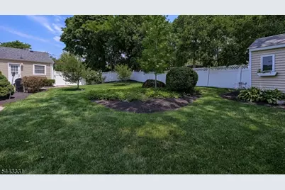 37 Keilana Dr, Wayne, NJ 07470 - Photo 28