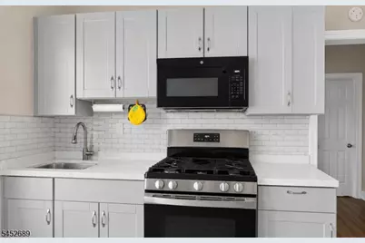 596 S 19th St, Newark, NJ 07103 - Photo 6