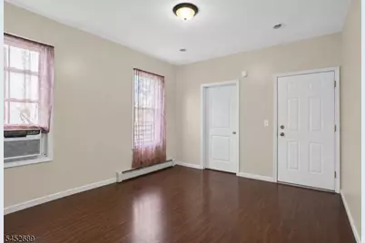 596 S 19th St, Newark, NJ 07103 - Photo 10