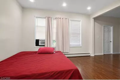 596 S 19th St, Newark, NJ 07103 - Photo 32