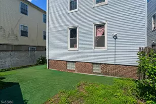 596 S 19th St, Newark, NJ 07103 - Photo 42