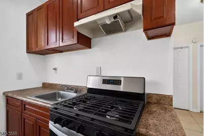 596 S 19th St, Newark, NJ 07103 - Photo 26