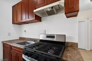 596 S 19th St, Newark, NJ 07103 - Photo 26